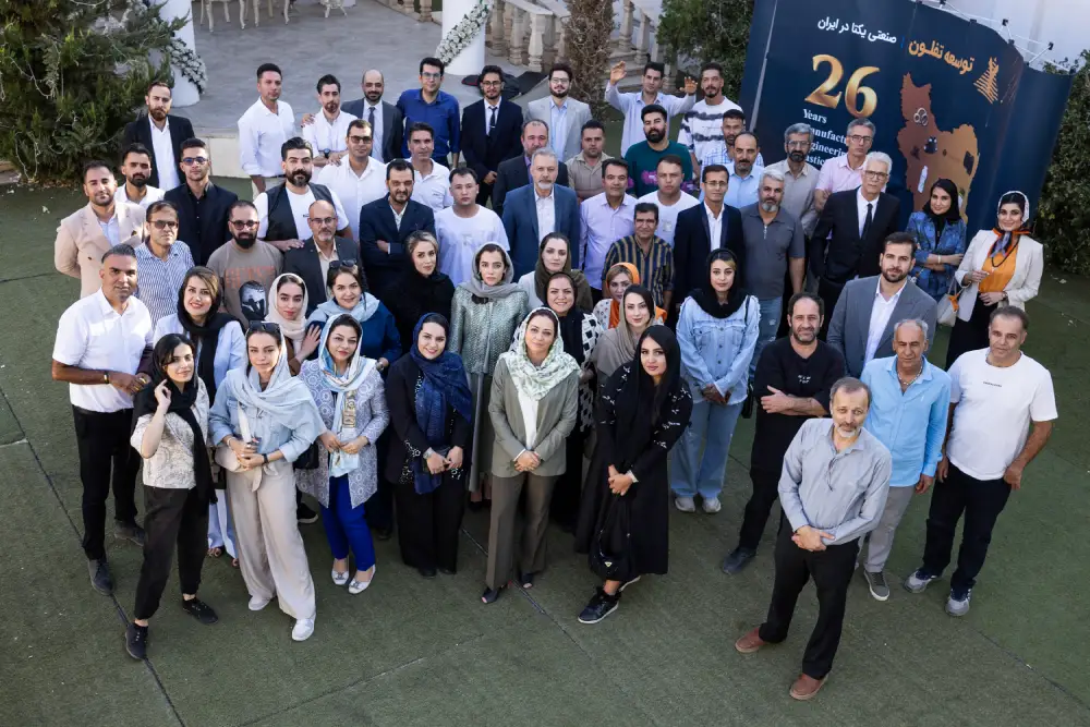 تصویر تیم توسعه تفلون؛ نیروی متخصص تولید و تامین محصولات تفلون PTFE، پلی‌آمید و پلی‌استال برای صنایع نفت، گاز و پتروشیمی